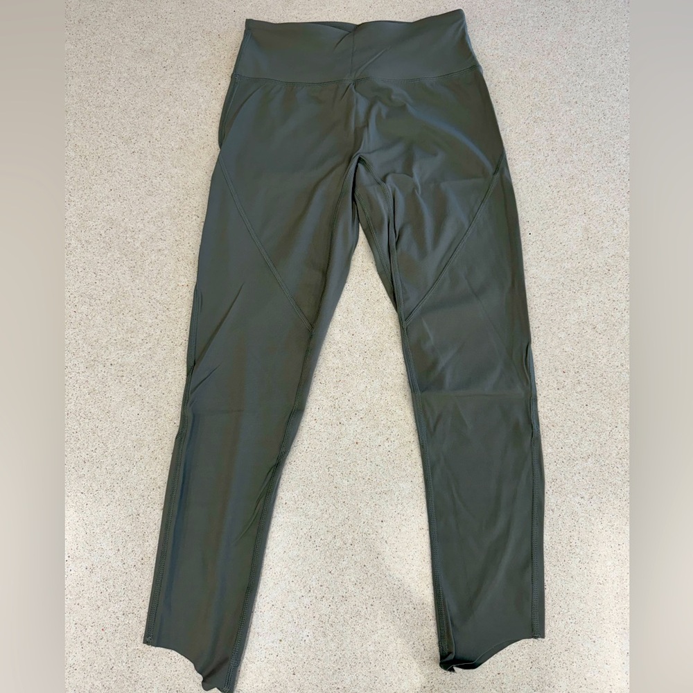 New Hayden LA Los Angeles Leggings Women's Olive Sz Med Yoga Activewear Fun Hem